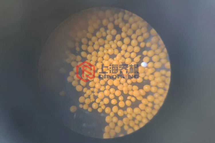高效沸腾制粒干燥机的工作原理？